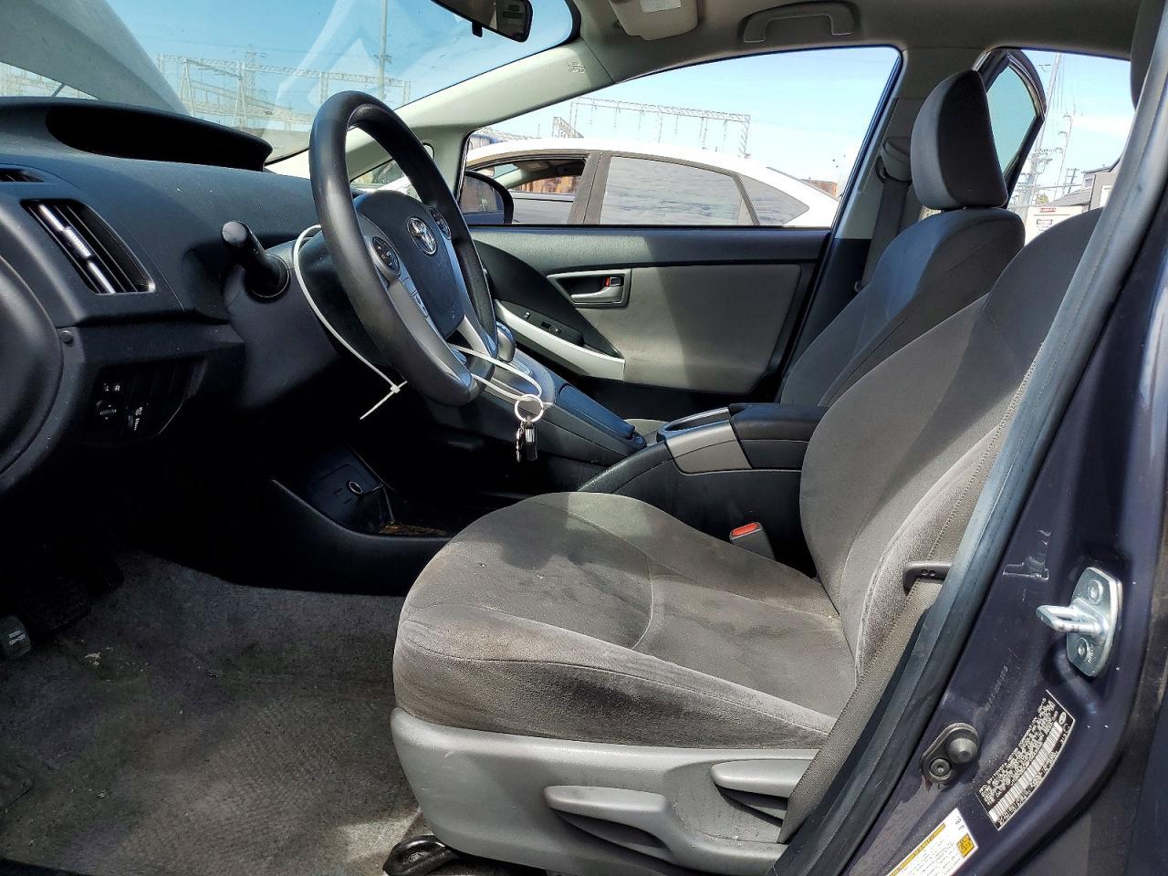 2015 Toyota Prius Two - Фото 7