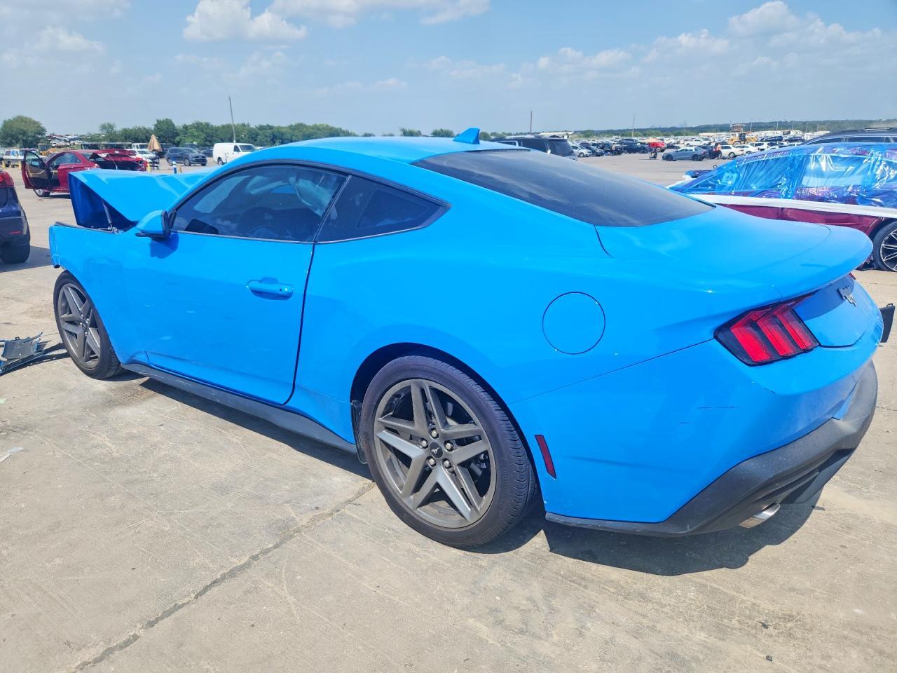 2025 Ford Mustang - Фото 2