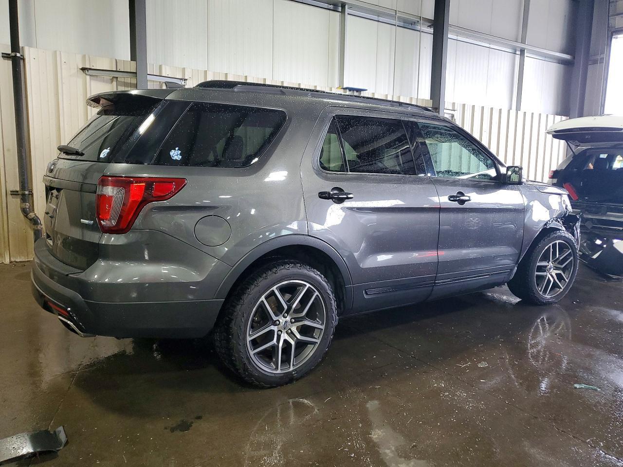 2017 Ford Explorer Sport - Фото 3
