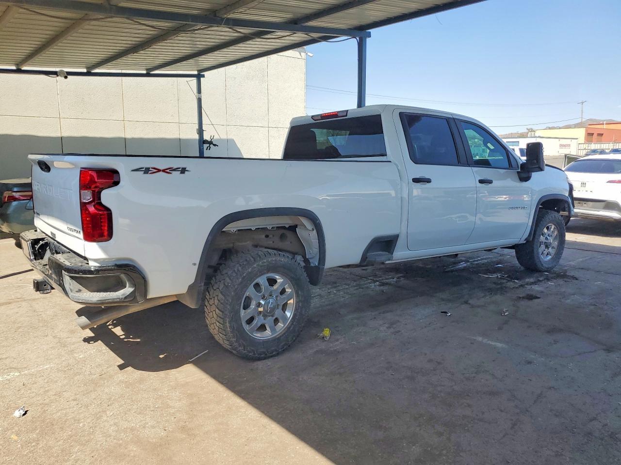2024 Chevrolet Silverado K2500 Heavy Duty - Image 3