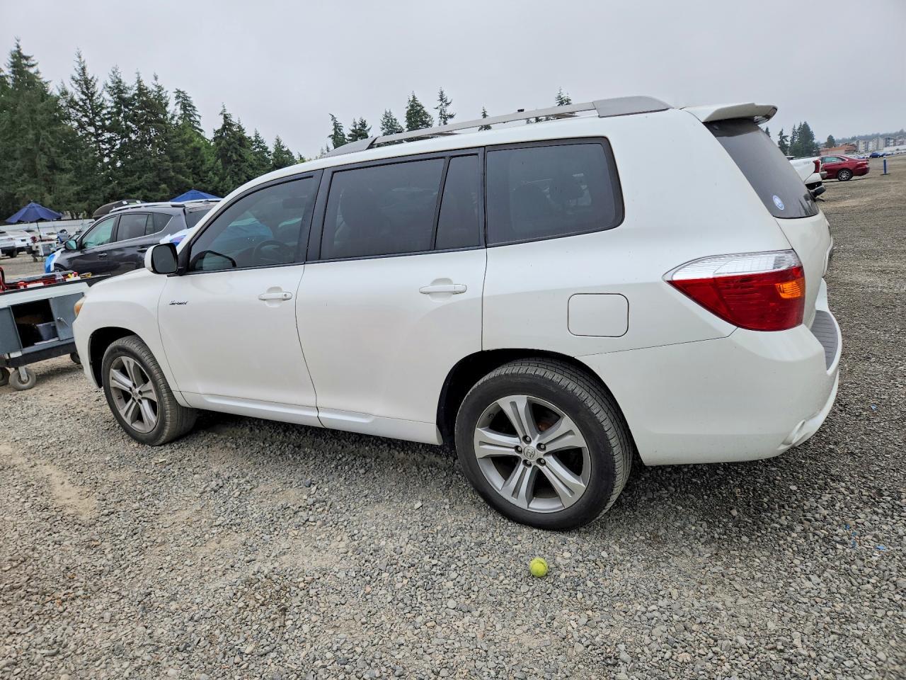 2010 Toyota Highlander Sport - Фото 2