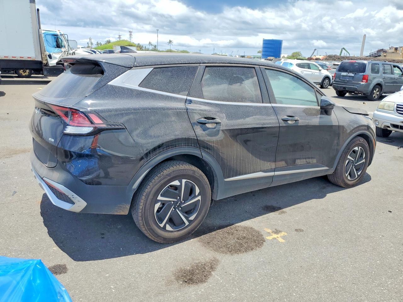 2023 Kia Sportage Lx - Image 3