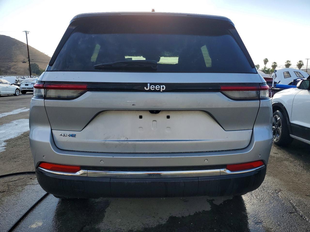 2024 Jeep Grand Cherokee Limited 4Xe - Image 6