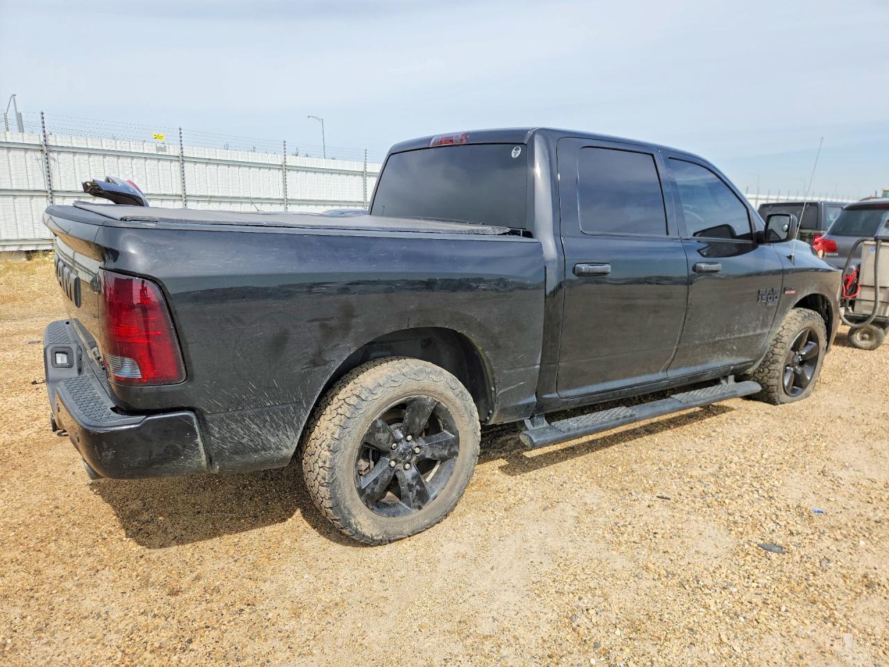 2023 Ram 1500 Classic Tradesman - Фото 3