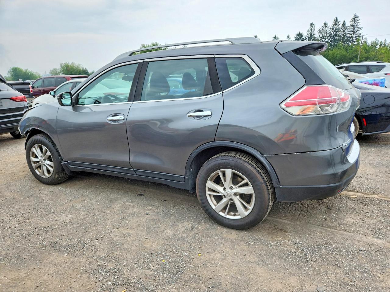 2016 Nissan Rogue S - Image 2
