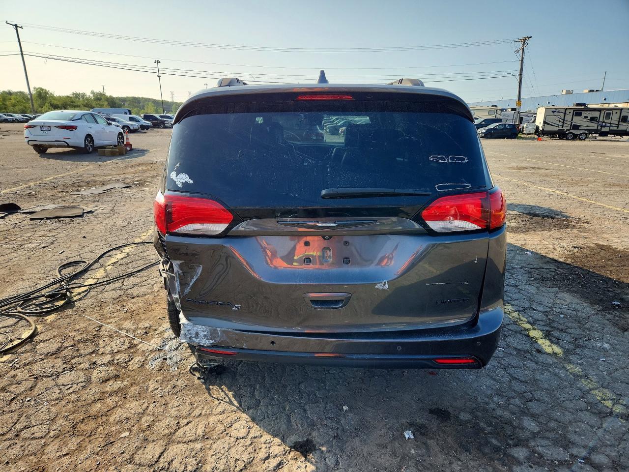 2019 Chrysler Pacifica Limited - Фото 6