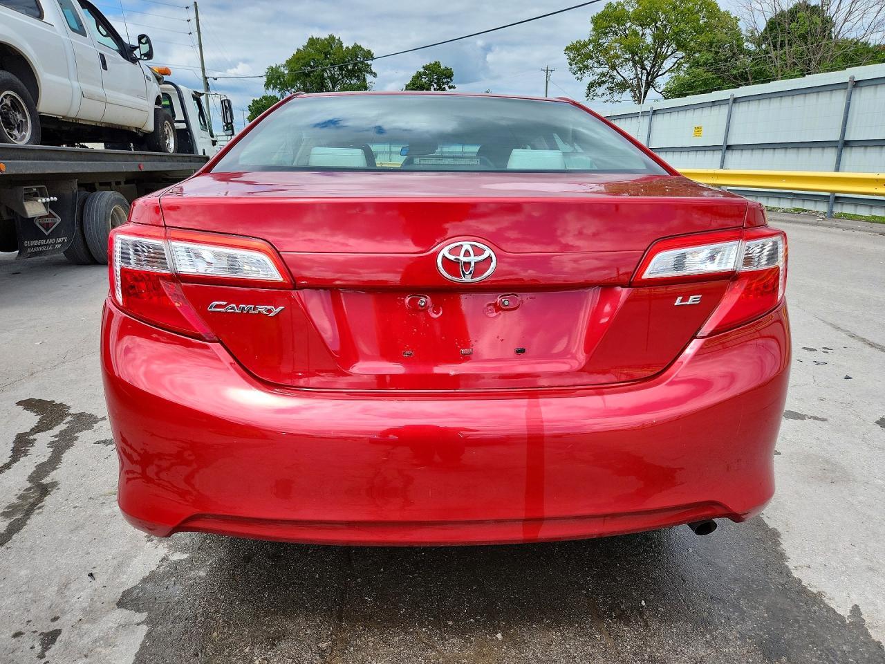 2014 Toyota Camry Le - Фото 6