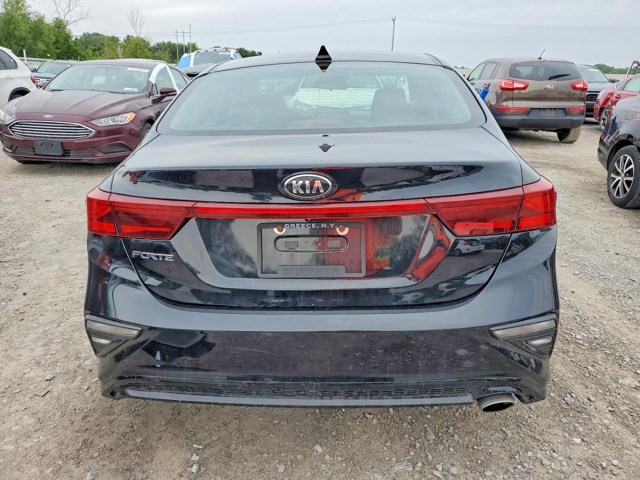 2019 Kia Forte Lxs - Image 6