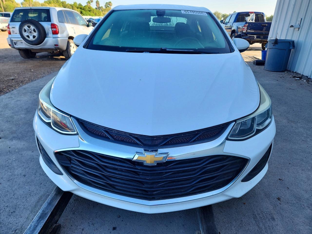 2019 Chevrolet Cruze - Image 5