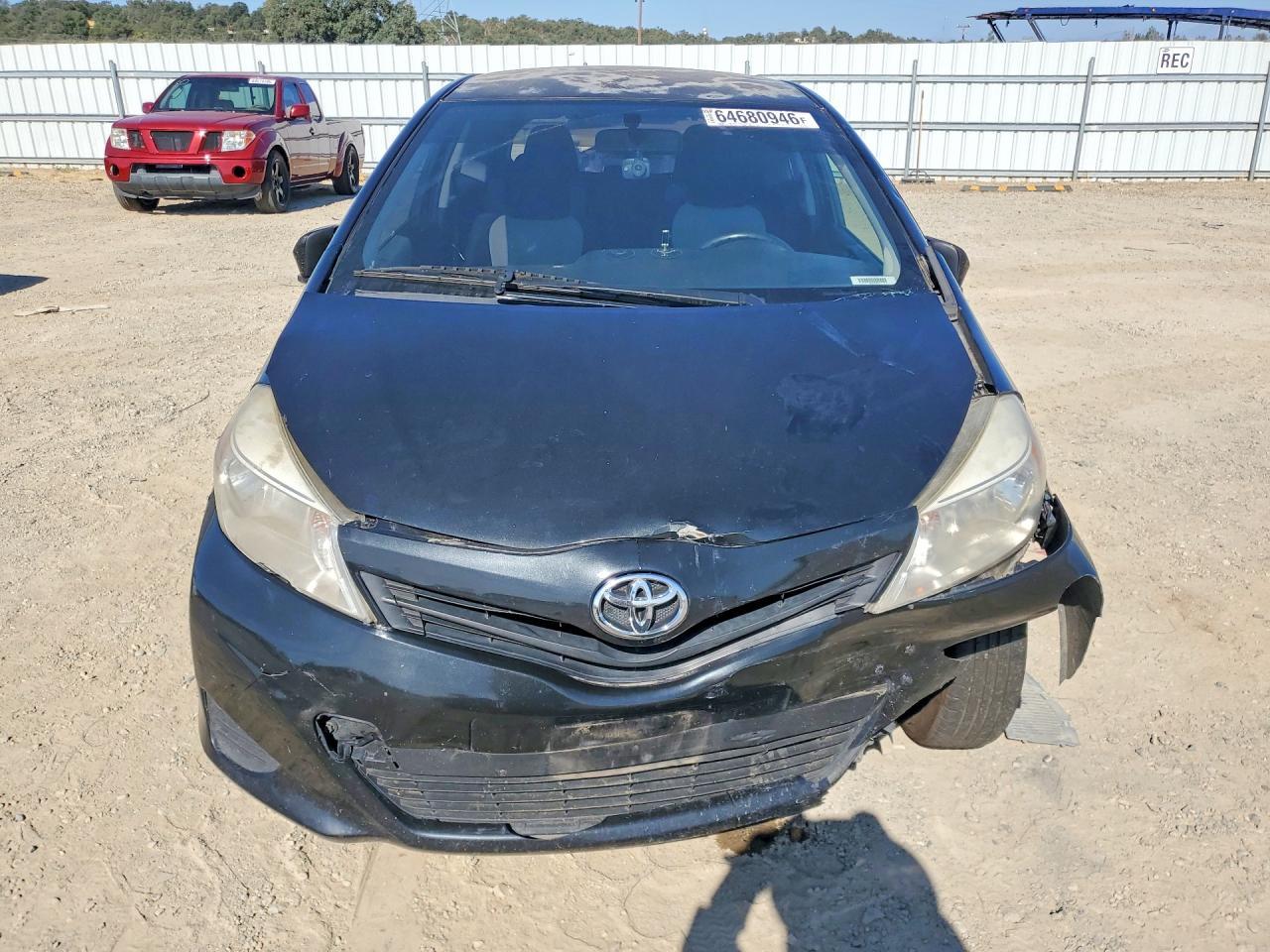 2012 Toyota Yaris 3-Door Le - Фото 5