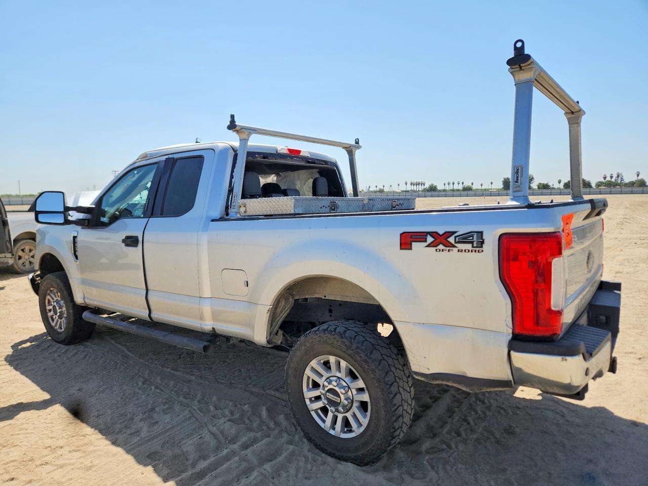 2019 Ford F250 Super Duty - Фото 2