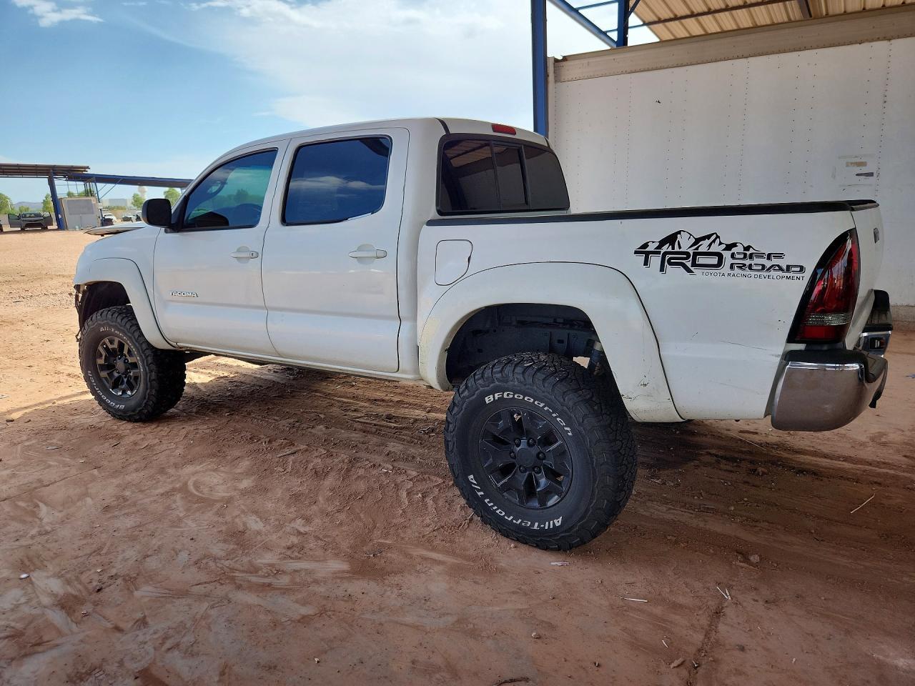 2006 Toyota Tacoma V6 - Image 2