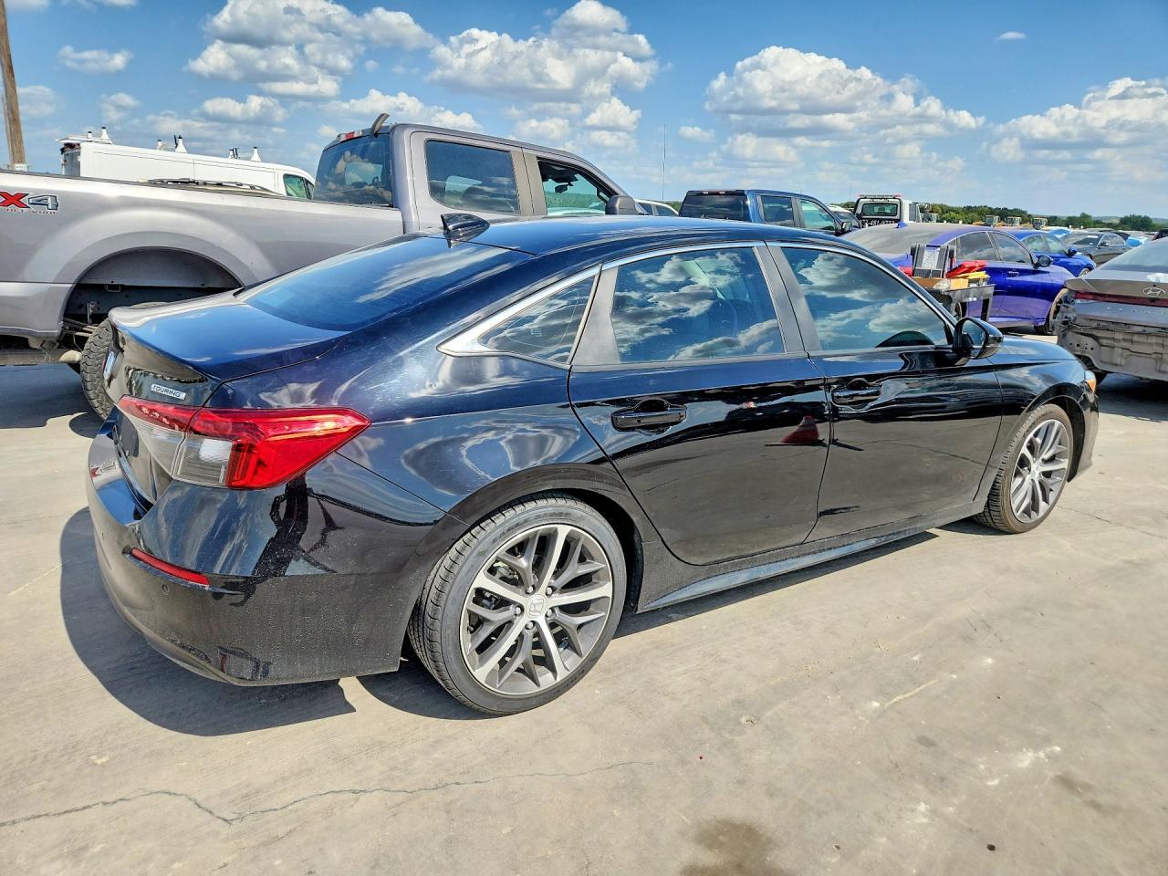 2023 Honda Civic Touring - Image 3