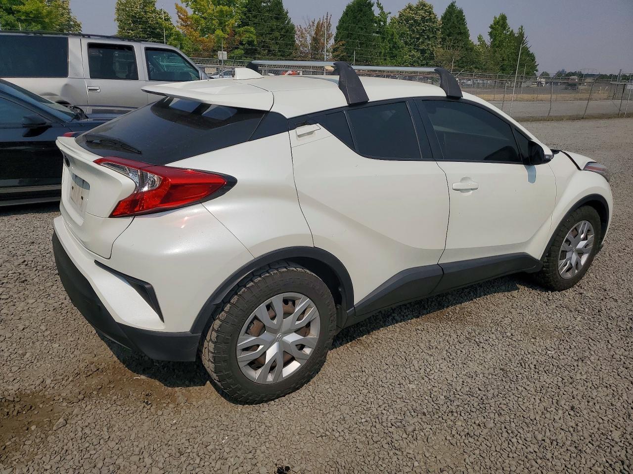 2021 Toyota C-Hr Le - Фото 3