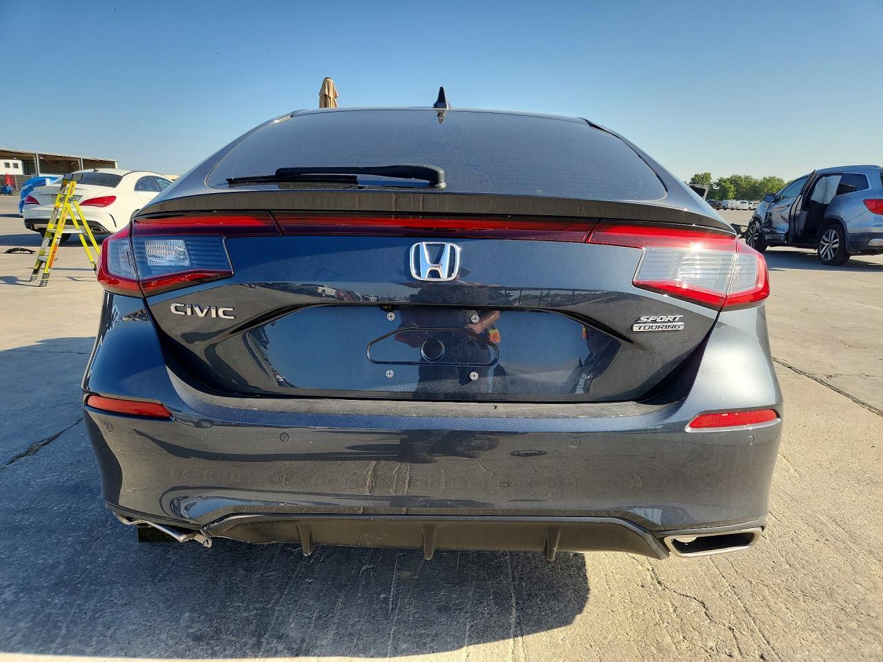 2024 Honda Civic Sport Touring - Image 6