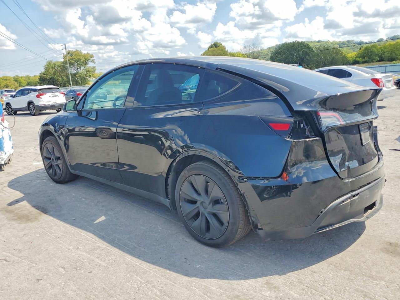 2024 Tesla Model Y - Image 2