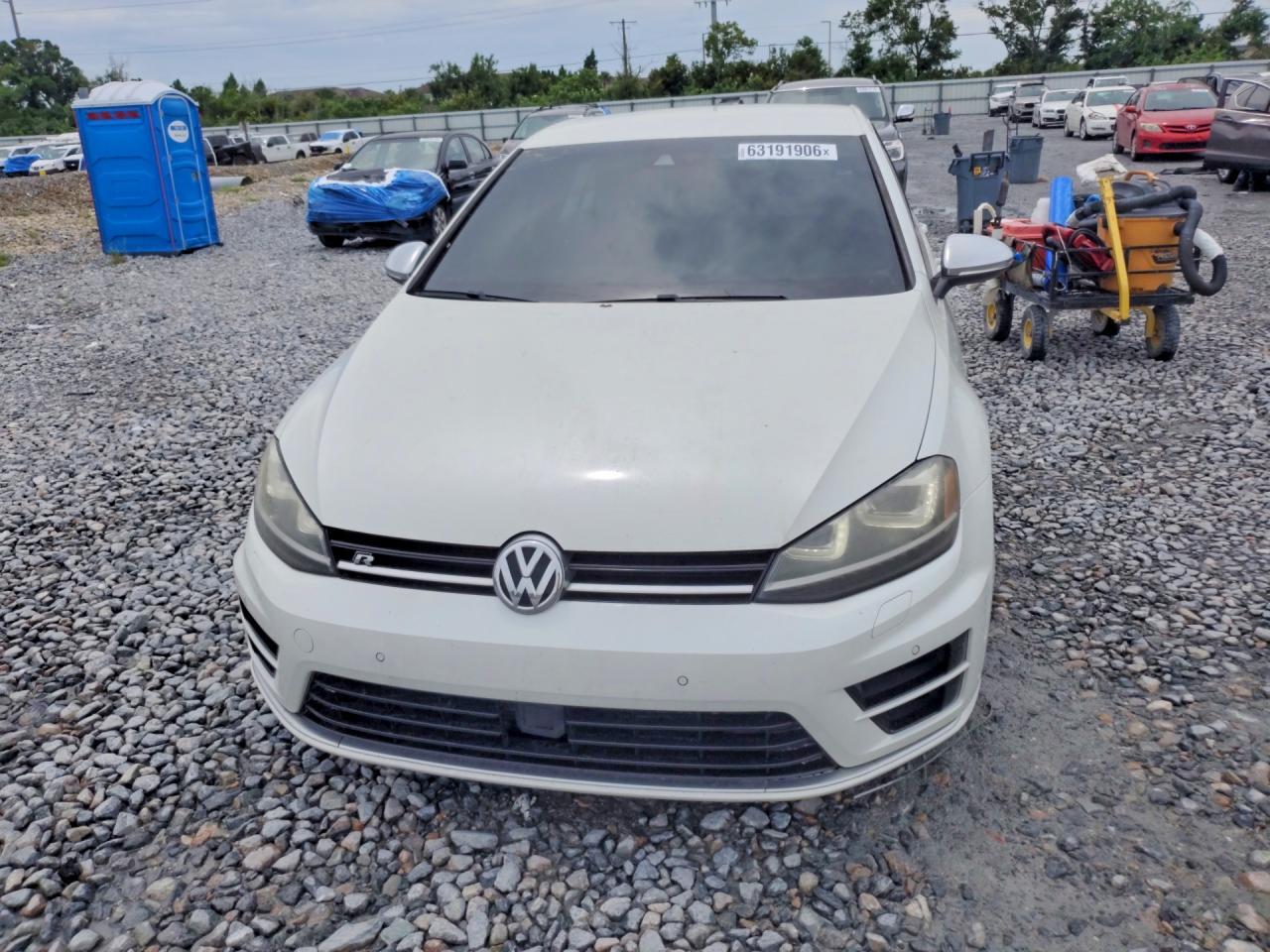 2016 Volkswagen Golf R - Image 5