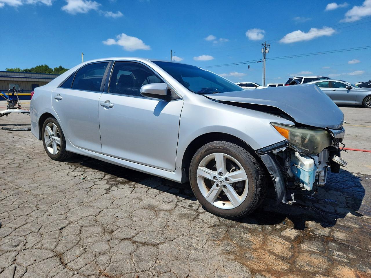 2014 Toyota Camry Se - Image 4