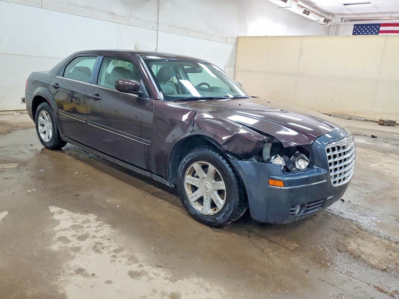 2005 Chrysler 300 Touring - Image 4