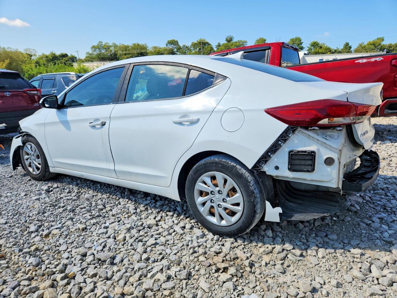 2017 Hyundai Elantra Se - Image 2