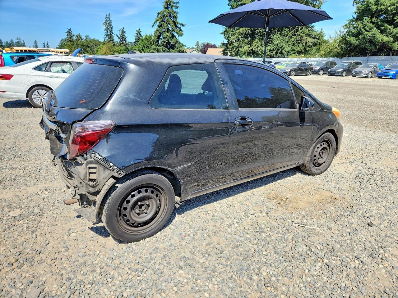 2012 Toyota Yaris 3-Door Le - Фото 3