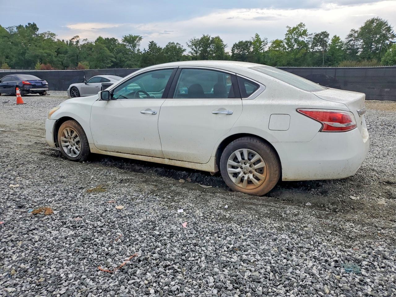 2015 Nissan Altima 2.5 - Фото 2