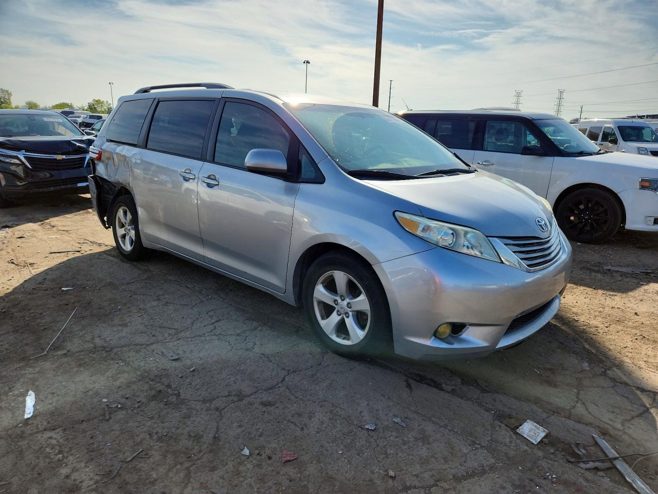 2015 Toyota Sienna Le - Image 4