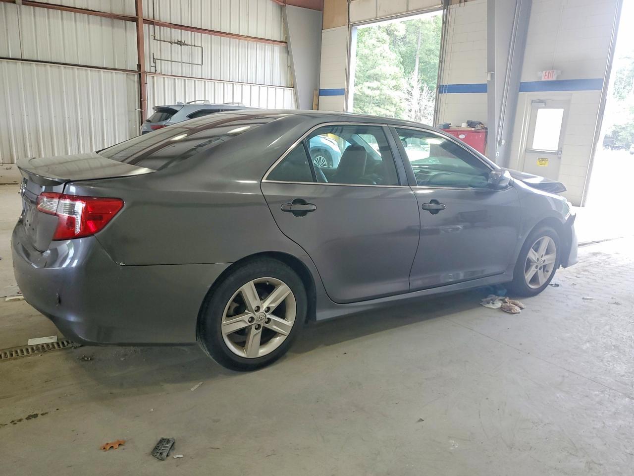 2014 Toyota Camry Se - Фото 3