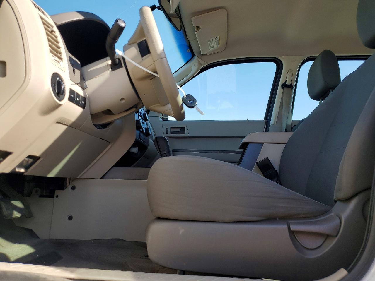 2011 Ford Escape Xls - Image 7