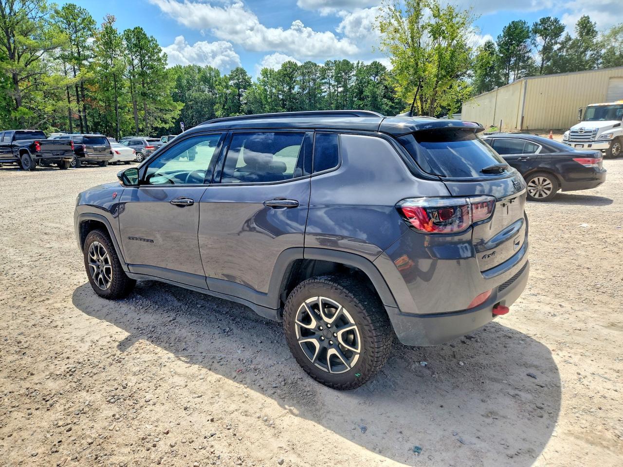 2024 Jeep Compass Trailhawk - Фото 2