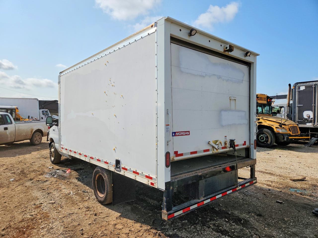 2021 Ford E350 Box Truck - Фото 2