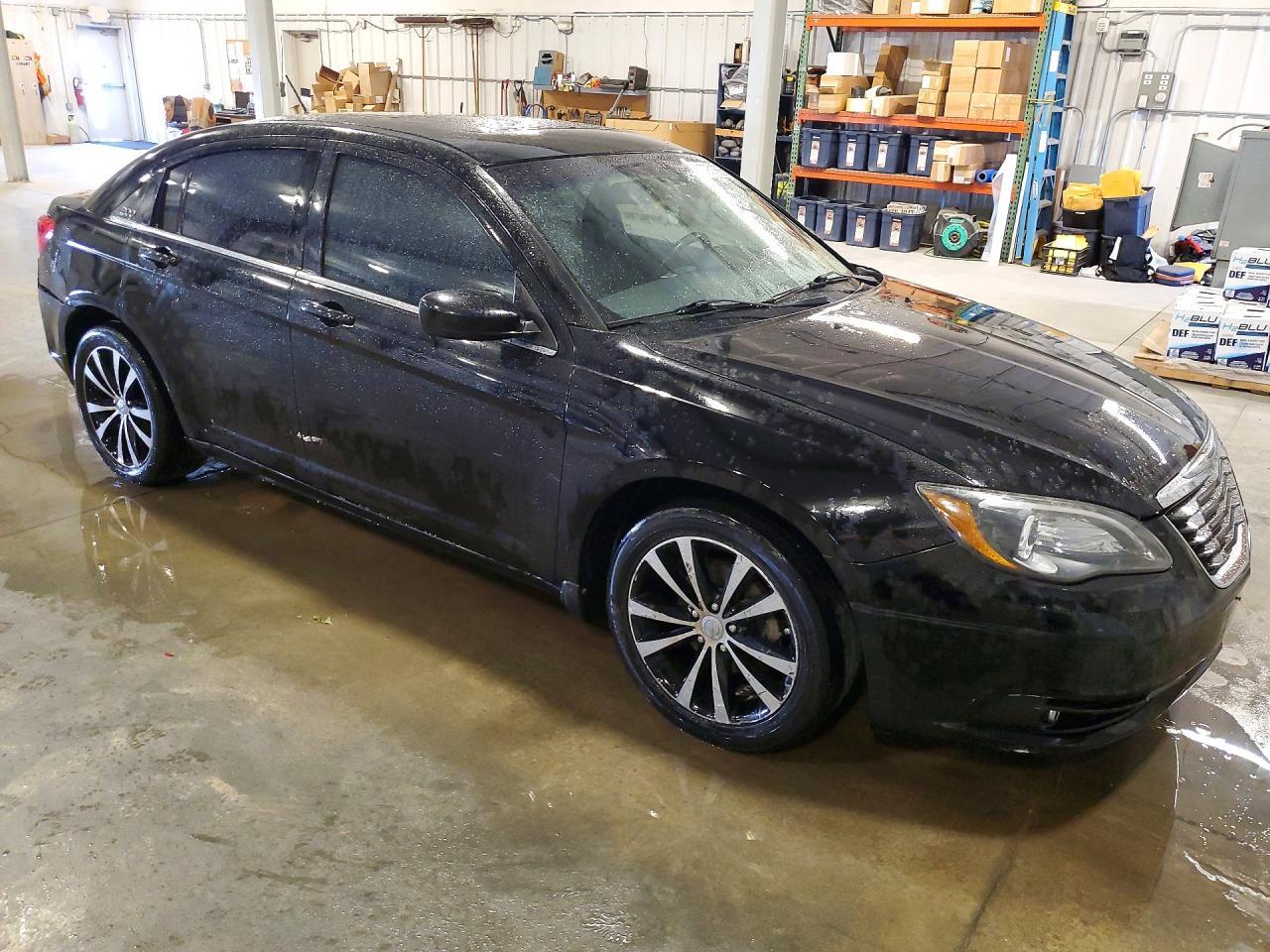 2011 Chrysler 200 S - Фото 4