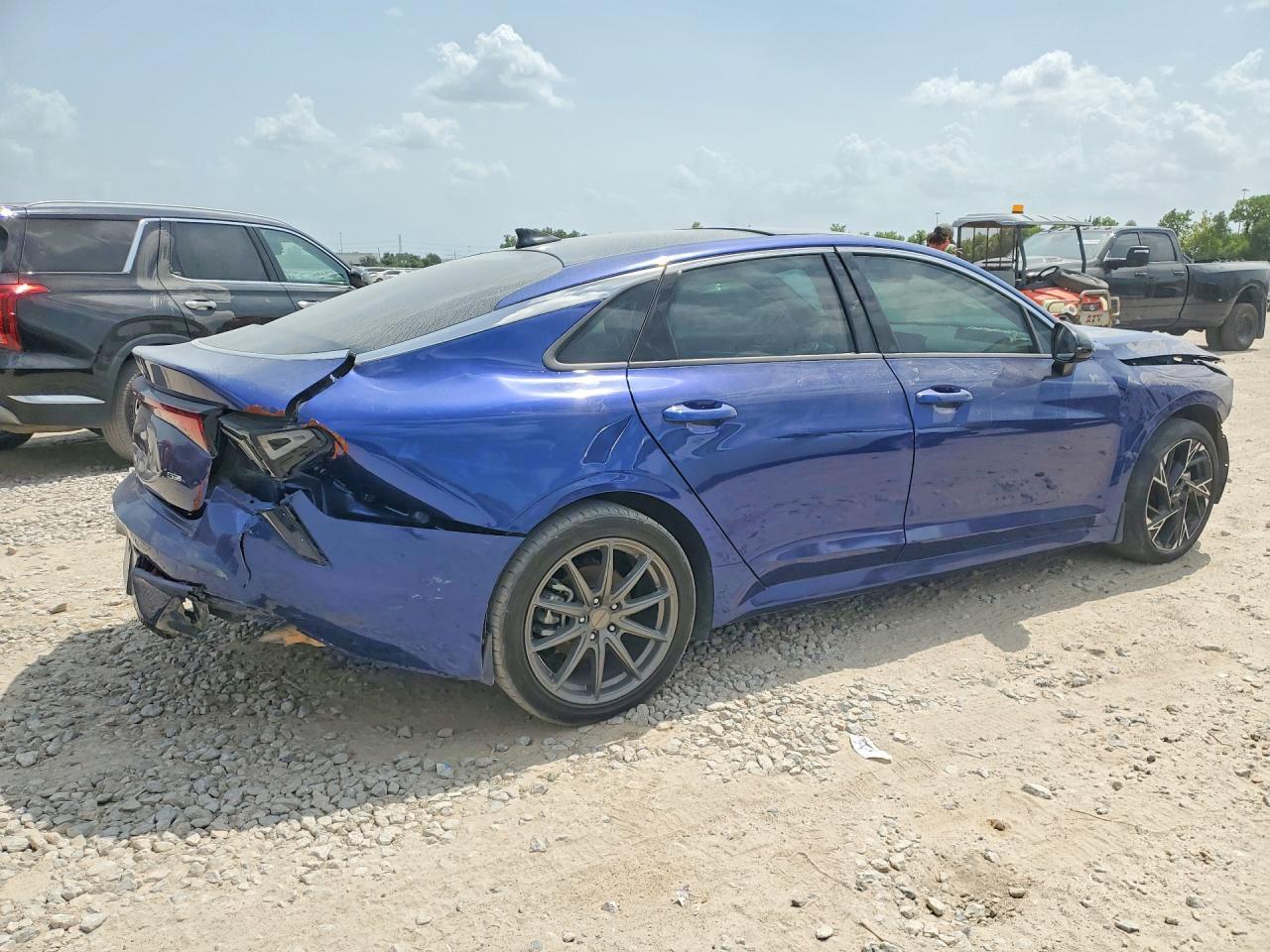2025 Kia K5 Gt-Line - Image 3