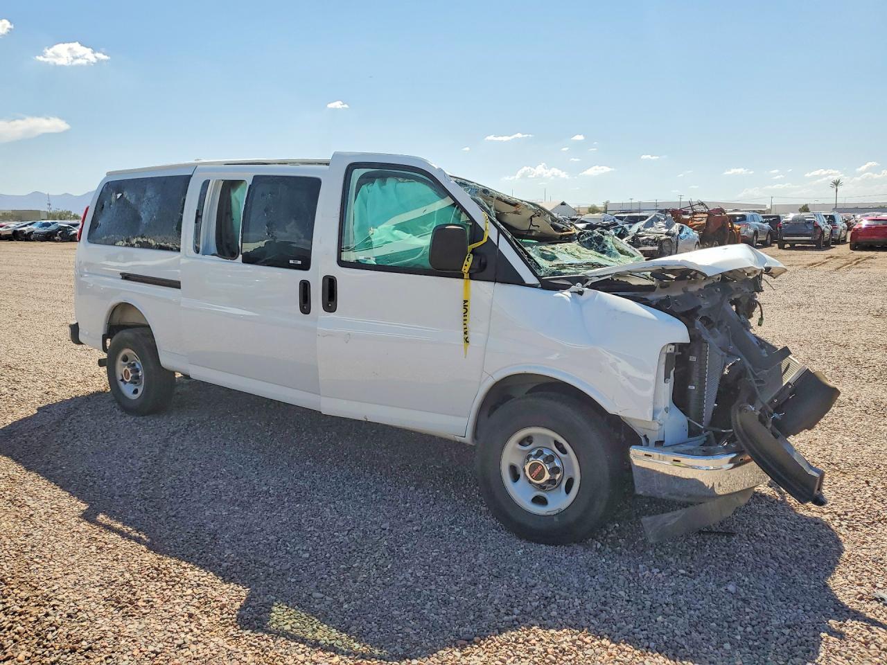 2025 GMC Savana G3500 Lt - Фото 4