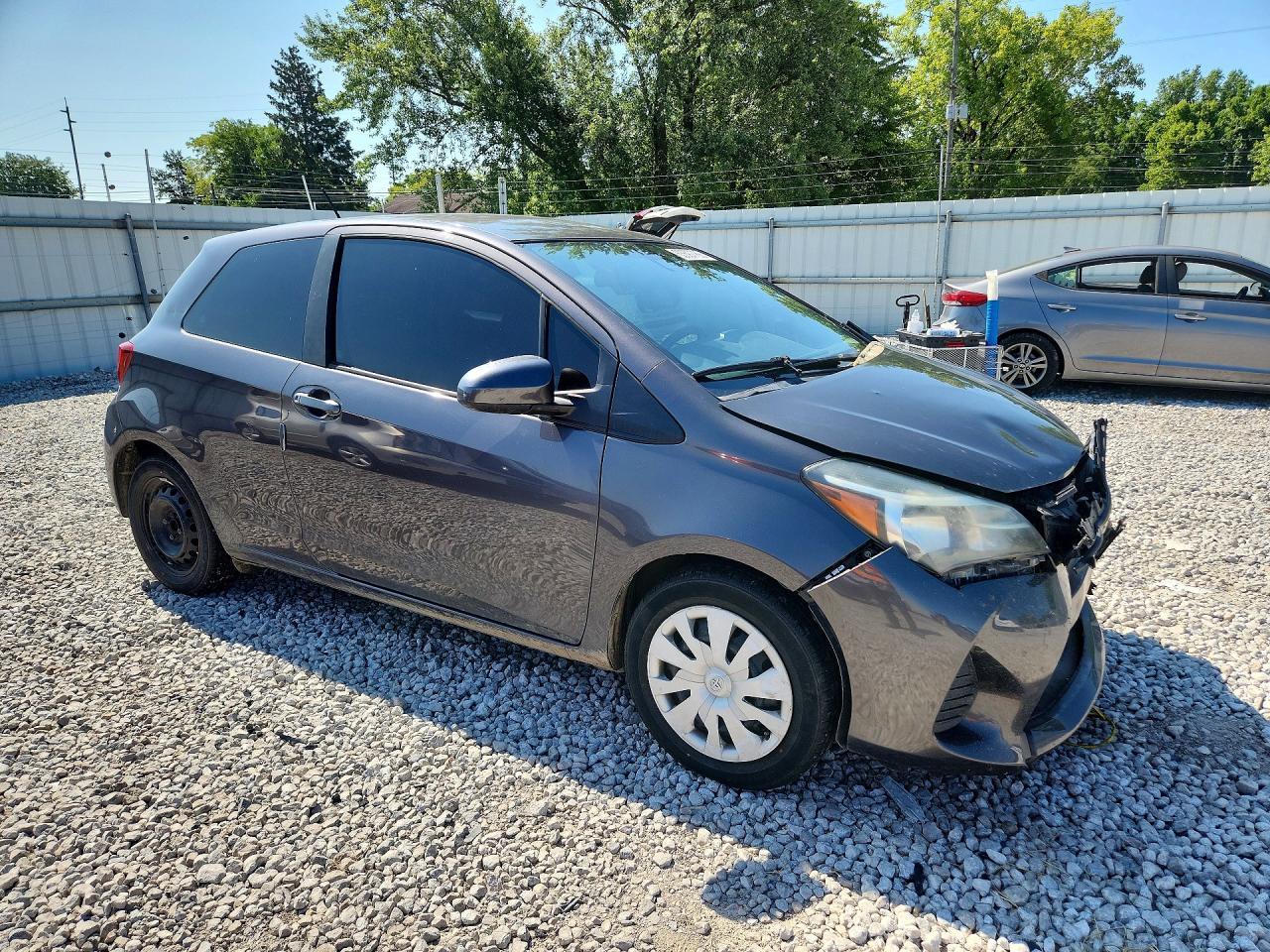 2017 Toyota Yaris 3-Door L - Фото 4