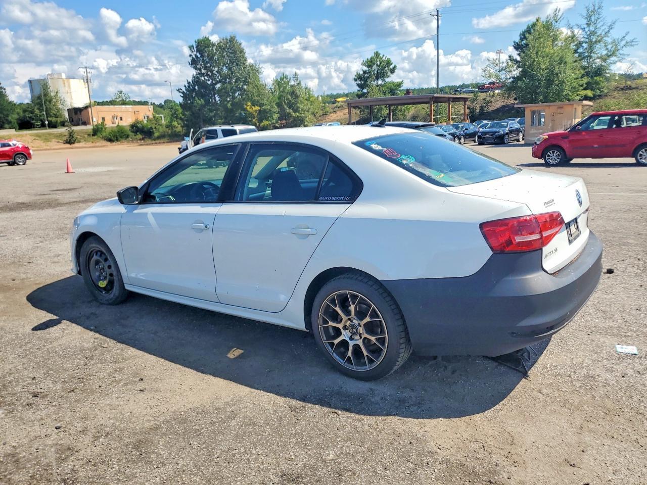 2015 Volkswagen Jetta Se - Image 2