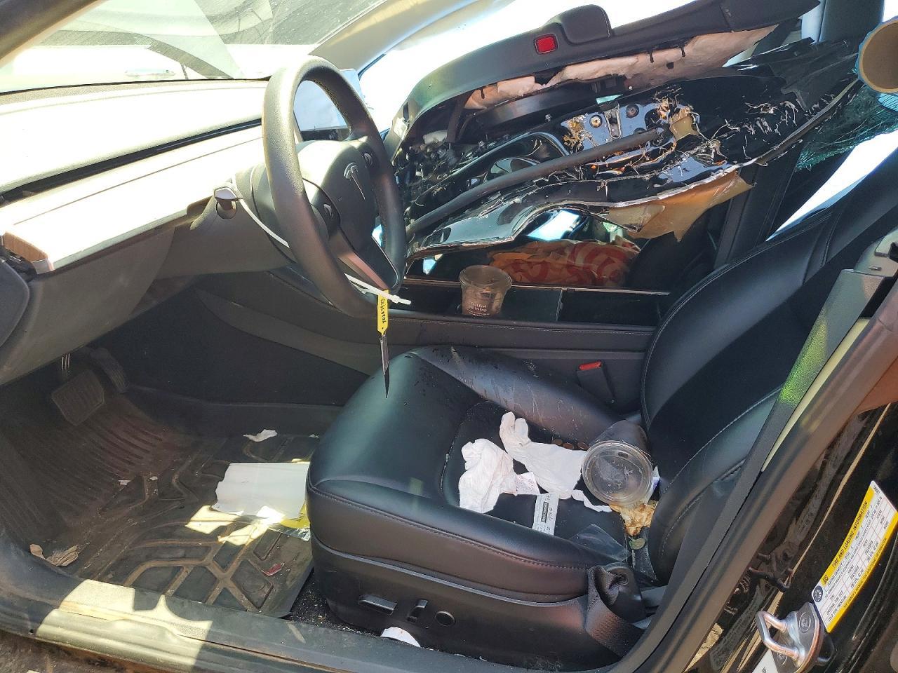 2023 Tesla Model 3 - Фото 7