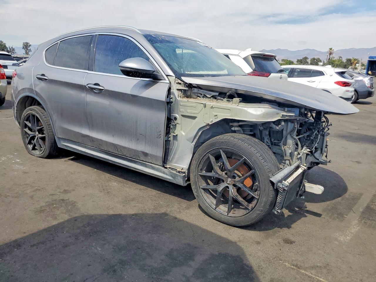 2018 Alfa Romeo Stelvio Ti - Фото 4