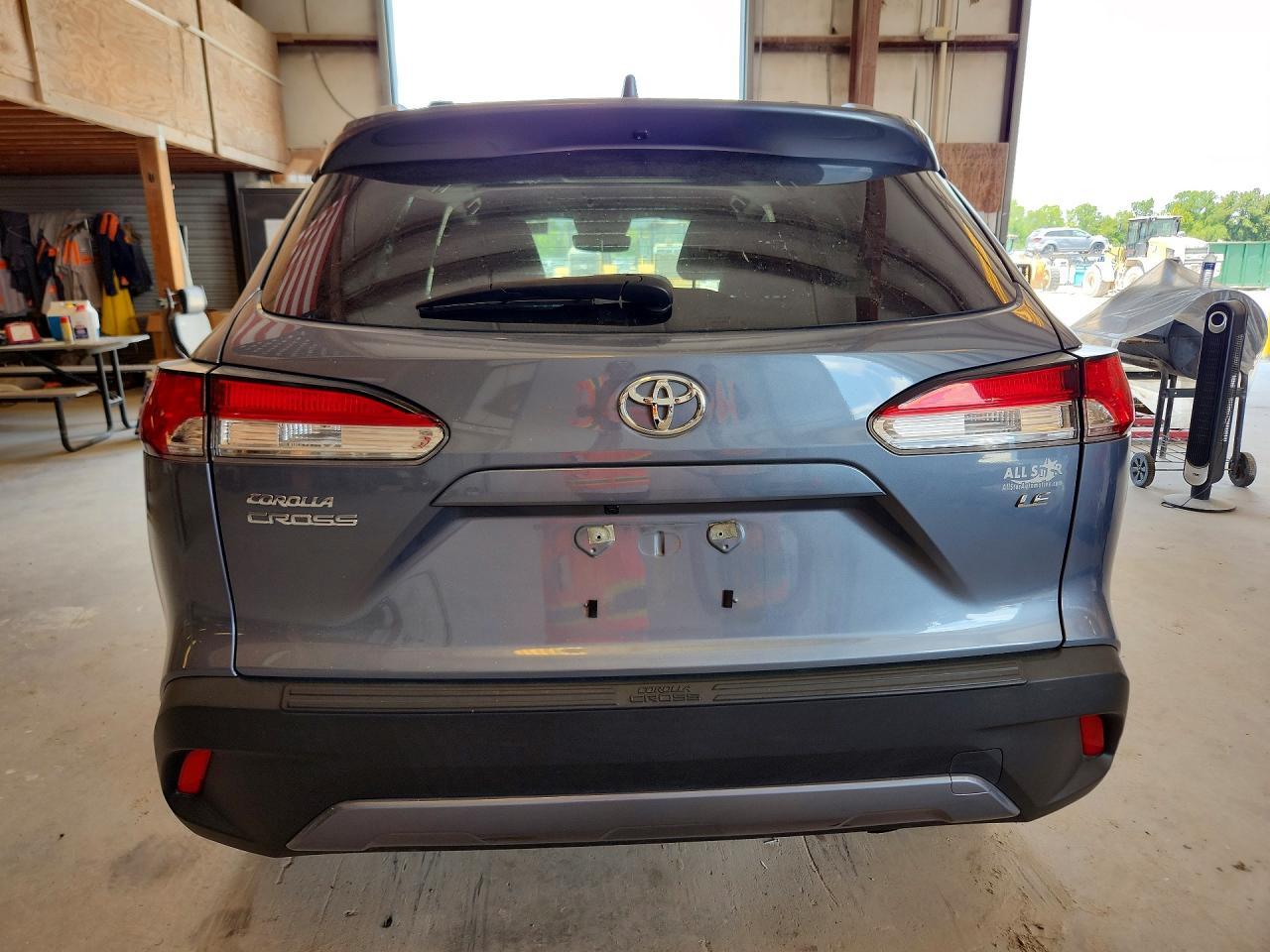 2024 Toyota Corolla Cross Le - Фото 6