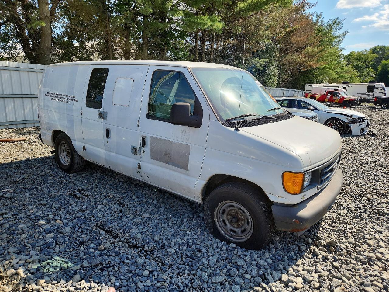 2004 Ford Econoline E150 Van - Image 4