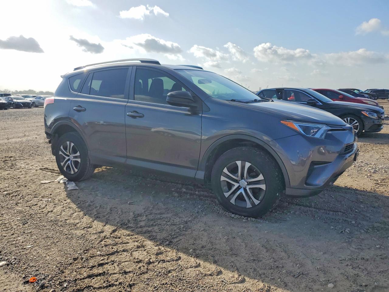 2017 Toyota Rav4 Le - Фото 4