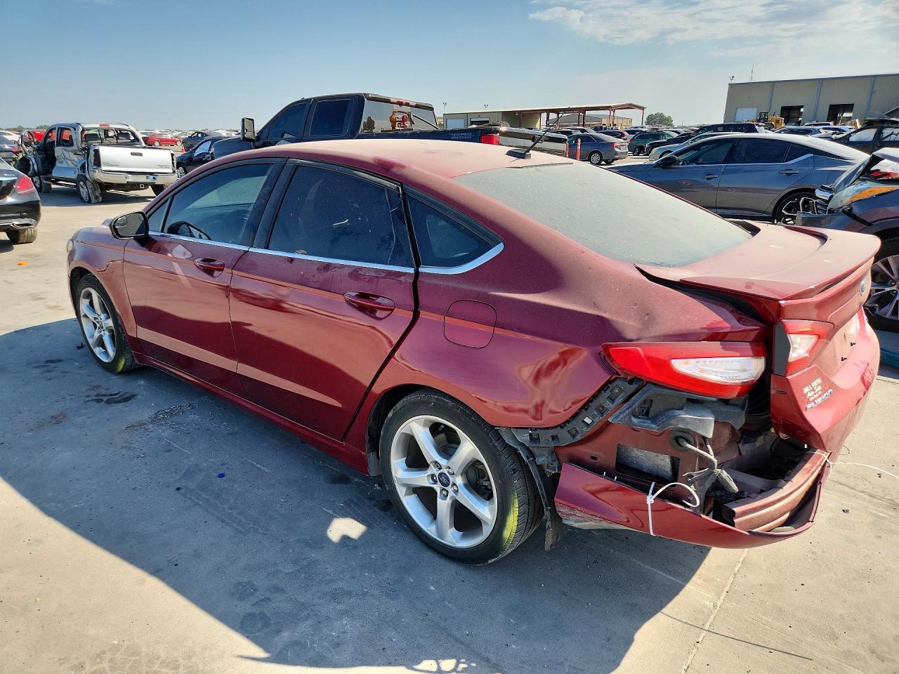 2015 Ford Fusion Se - Фото 2