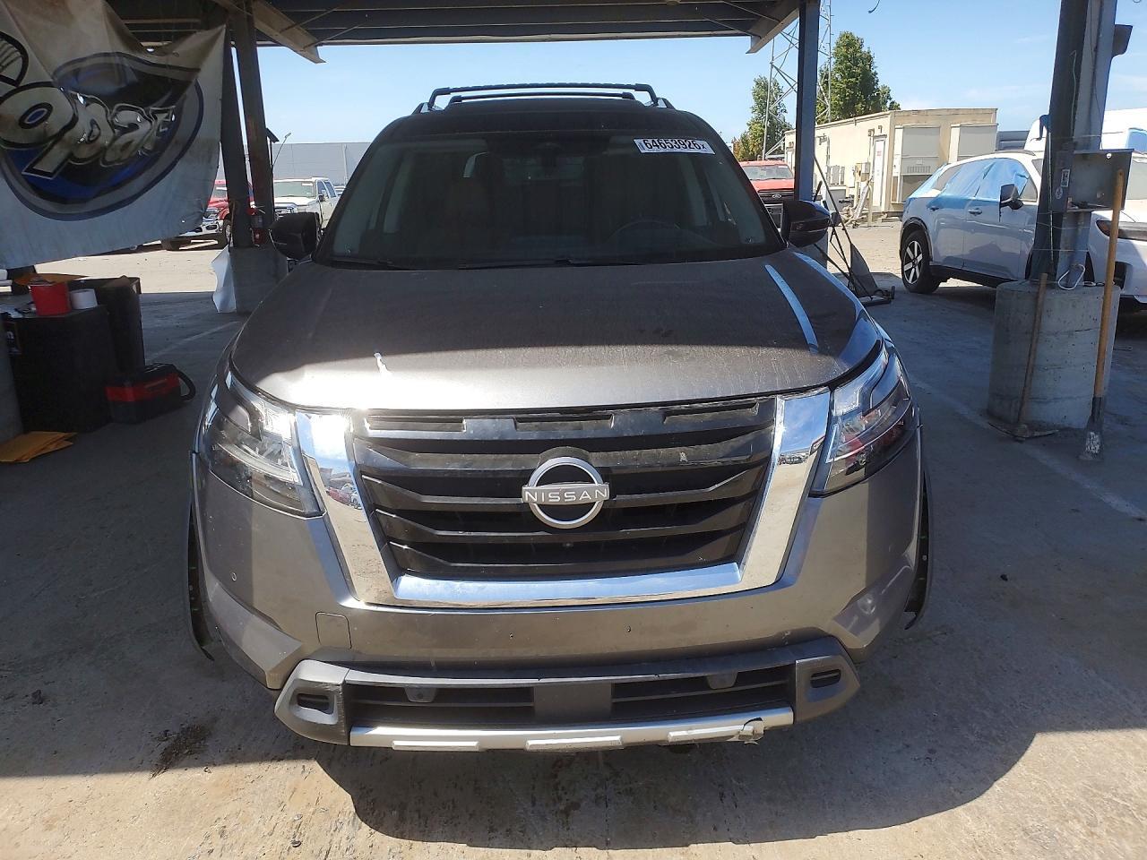 2023 Nissan Pathfinder Platinum - Фото 5