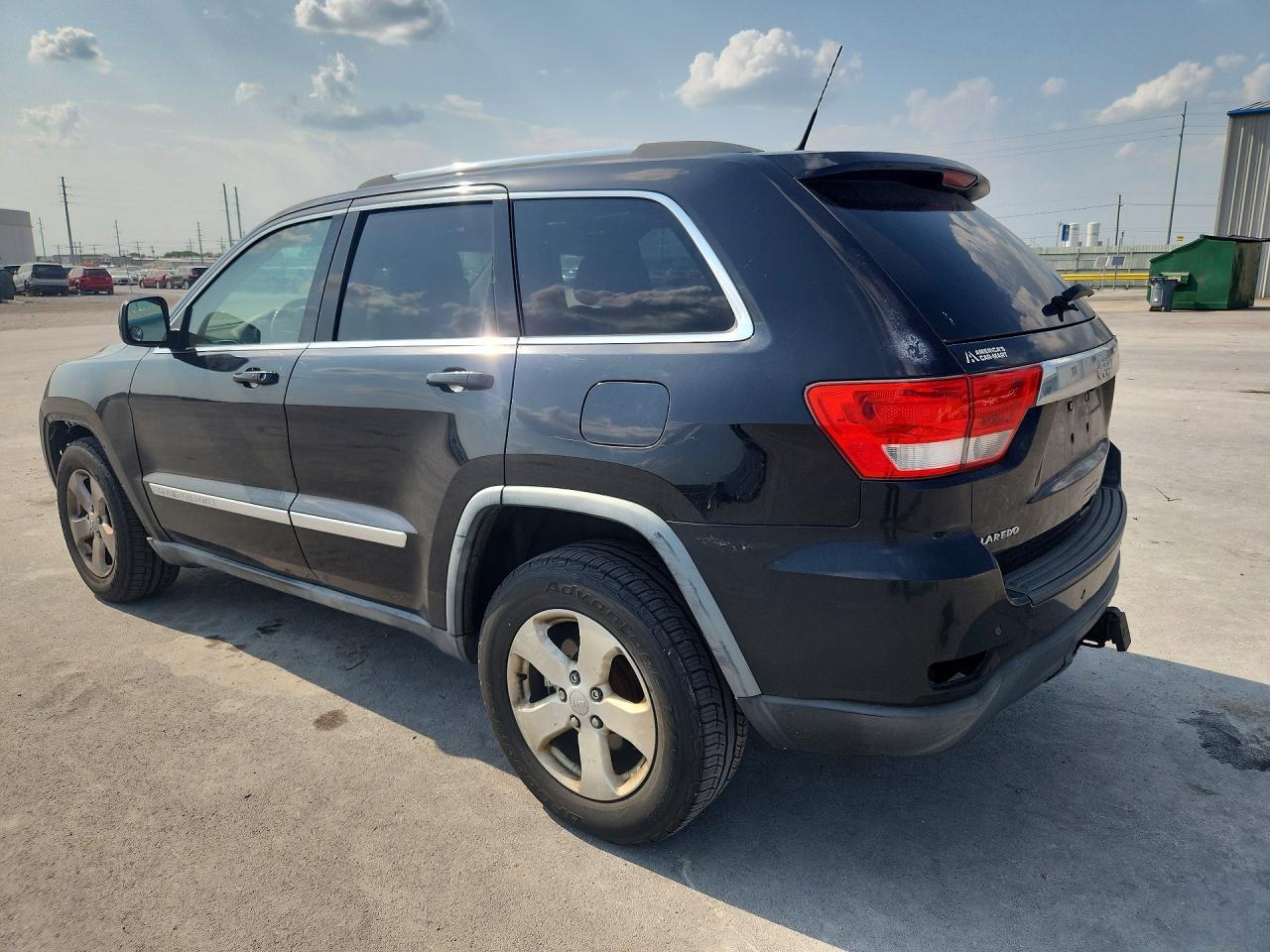 2011 Jeep Grand Cherokee Laredo - Фото 2