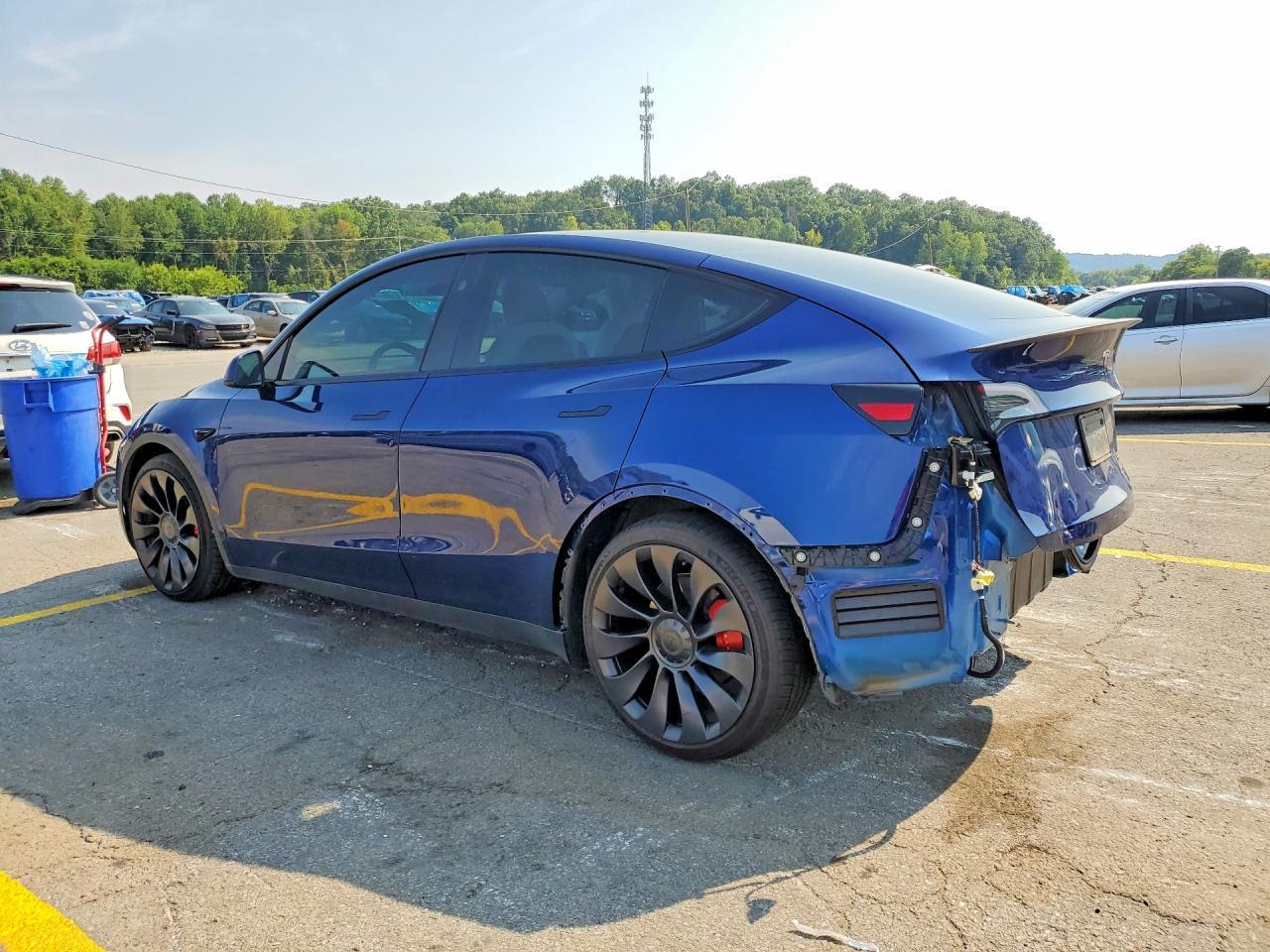 2023 Tesla Model Y - Image 2