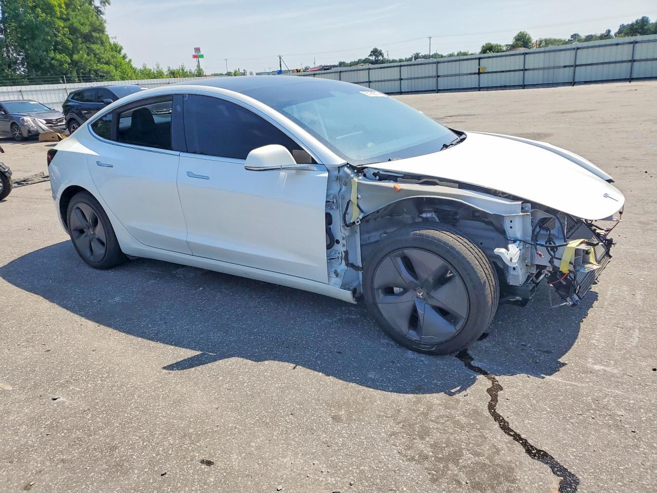 2020 Tesla Model 3 - Фото 4