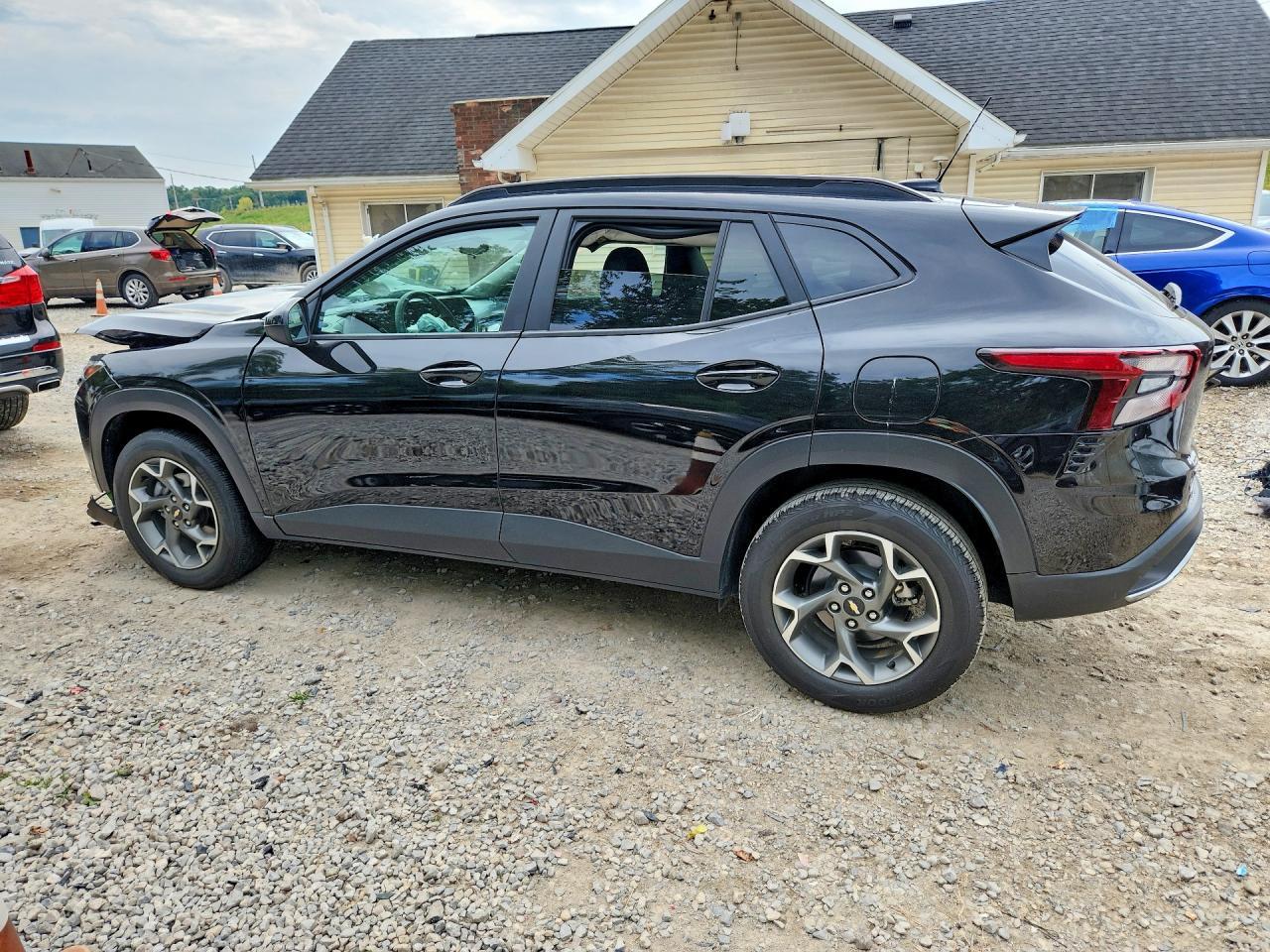 2025 Chevrolet Trax 1Lt - Image 2