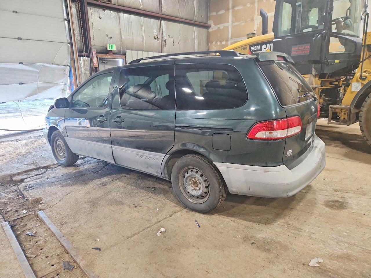 2002 Toyota Sienna Le - Фото 2