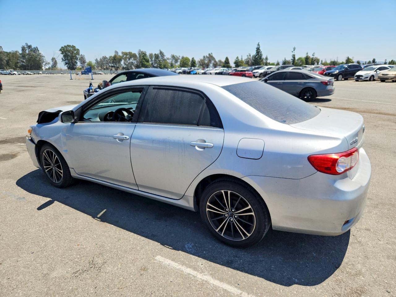 2013 Toyota Corolla Le - Image 2