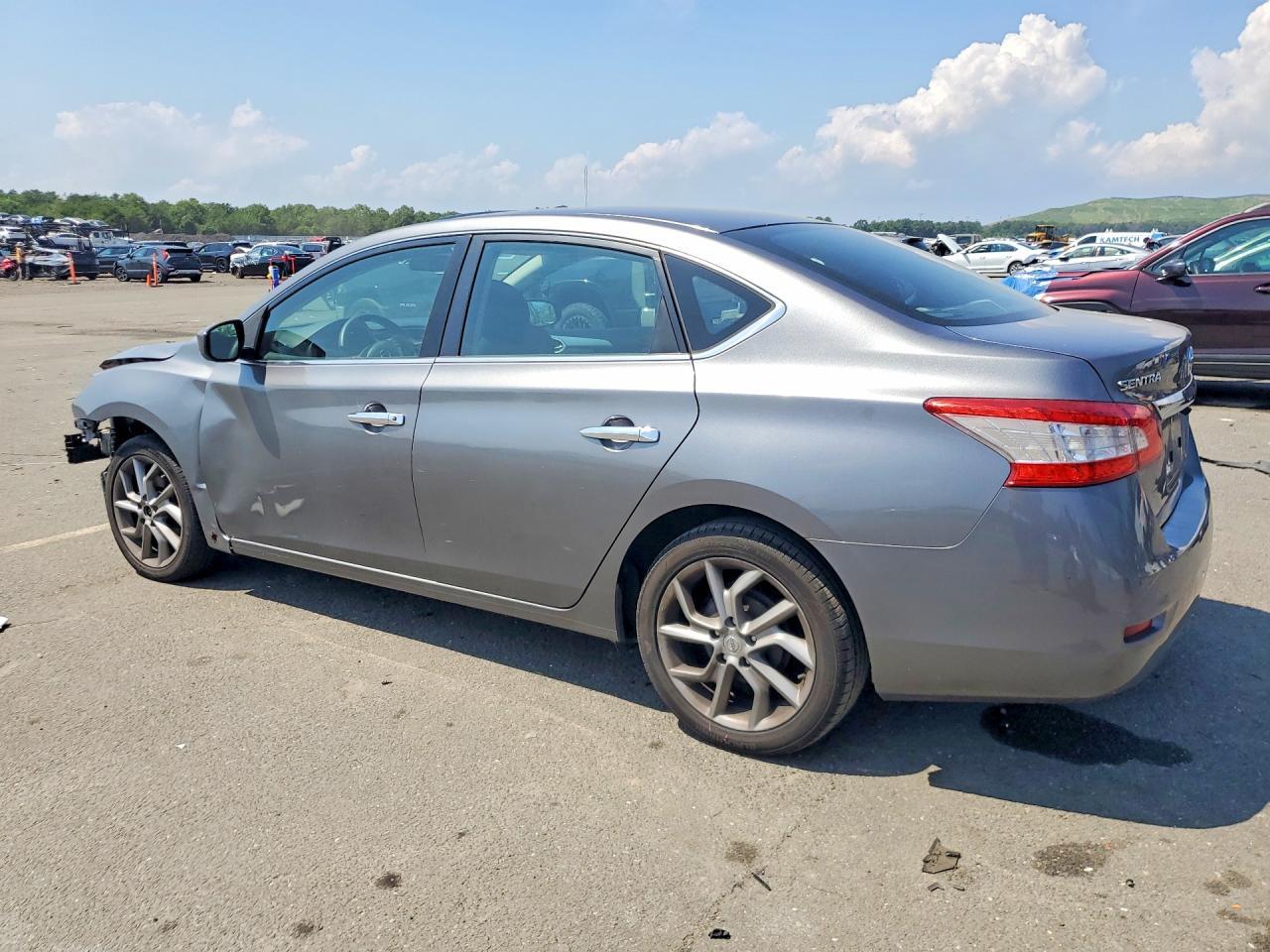 2015 Nissan Sentra S - Фото 2